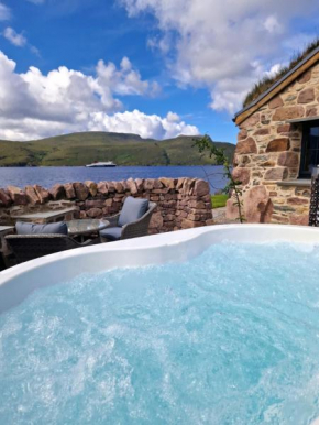 The Ruin - Wood fired hot tub - Lochside - Dog friendly